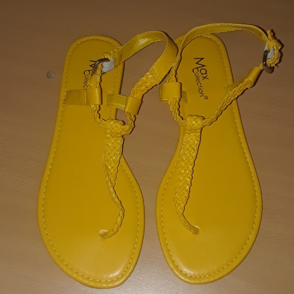 Max collection sandals